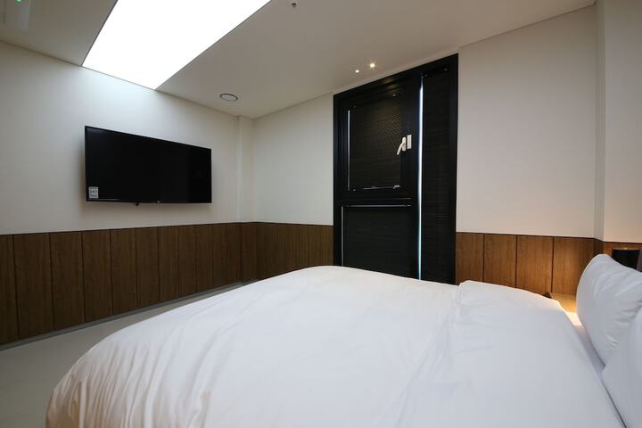 Room 17 of 41