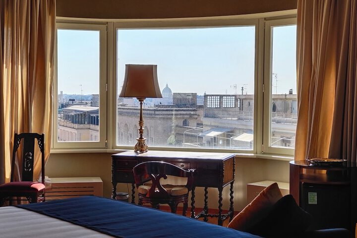 Room 26 of 73
