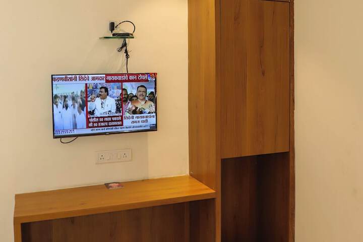 Room 5 of 15