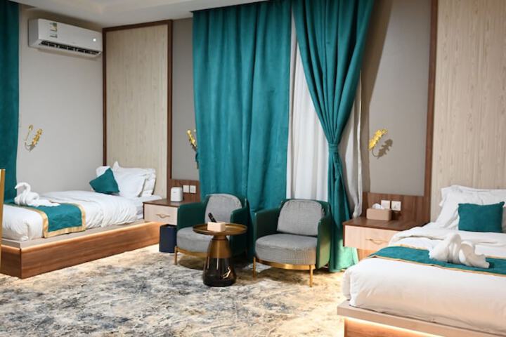 Room 32 of 61
