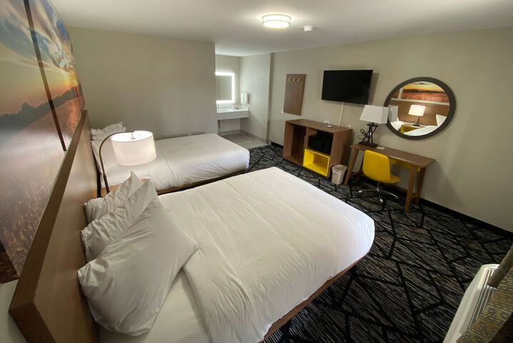 Room 7 of 12