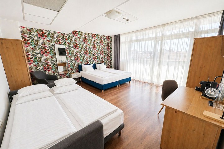 Room 49 of 118