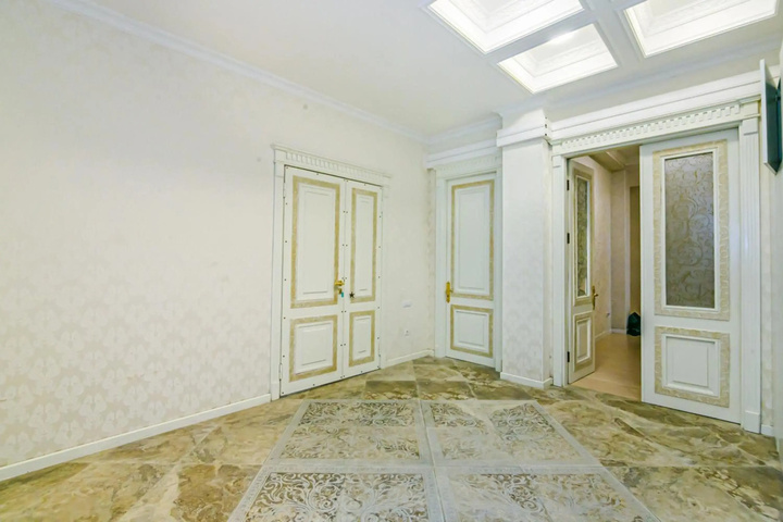 Room 5 of 19