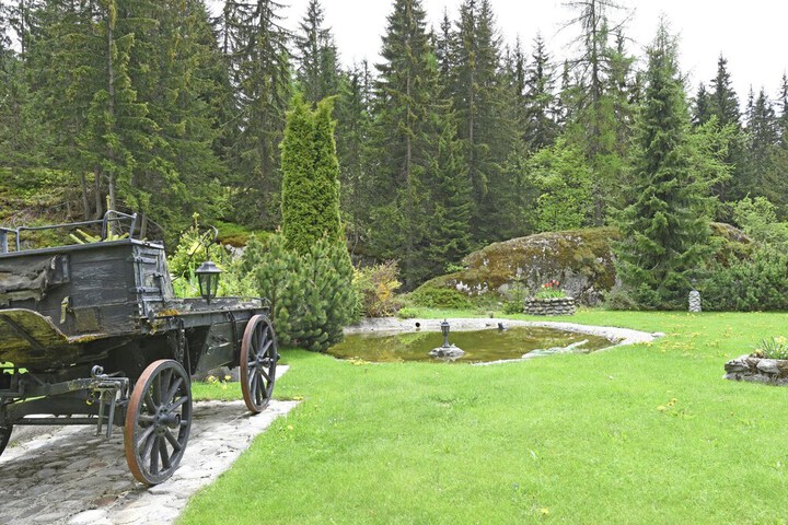 General 8 of 25