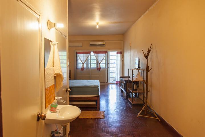 Room 14 of 27