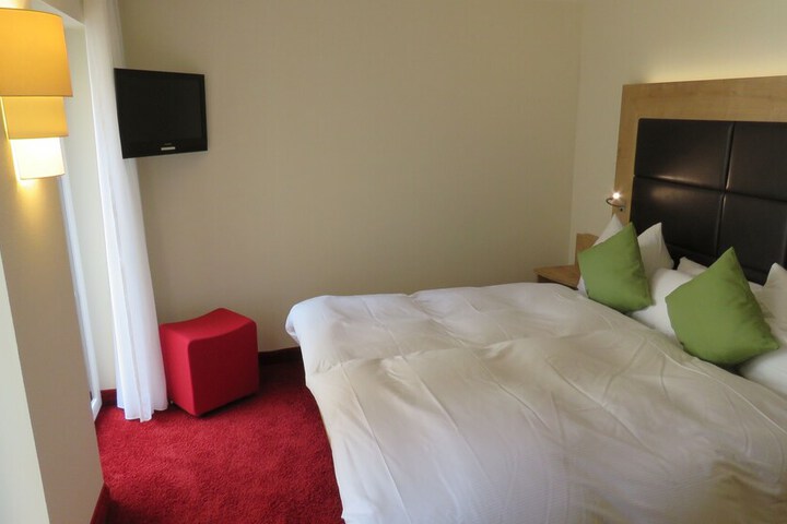 Room 6 of 70