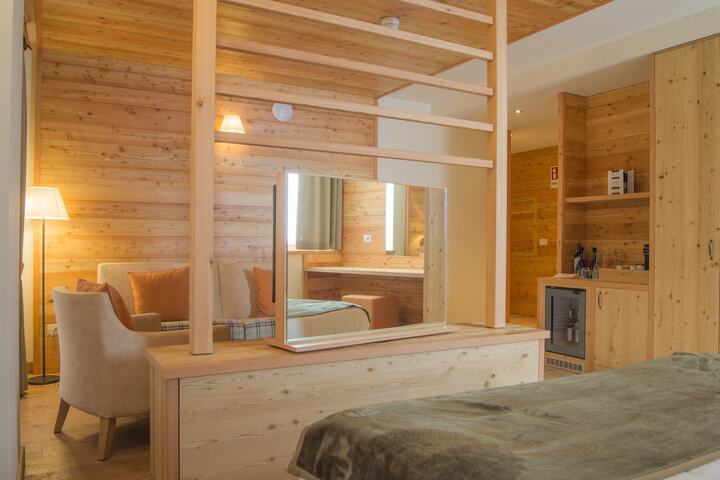 Room 2 of 47