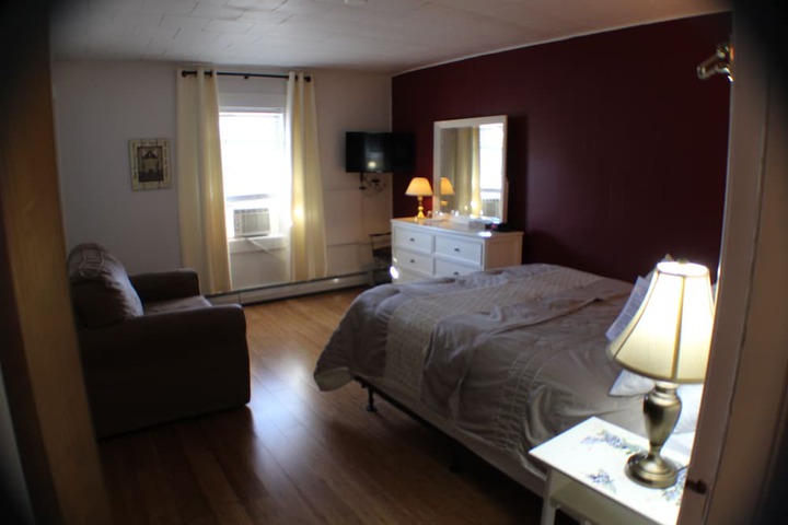 Room 28 of 46