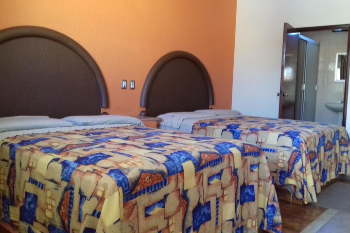 Room 16 of 34