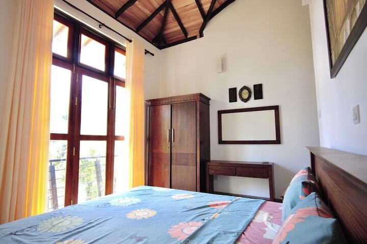 Room 5 of 6