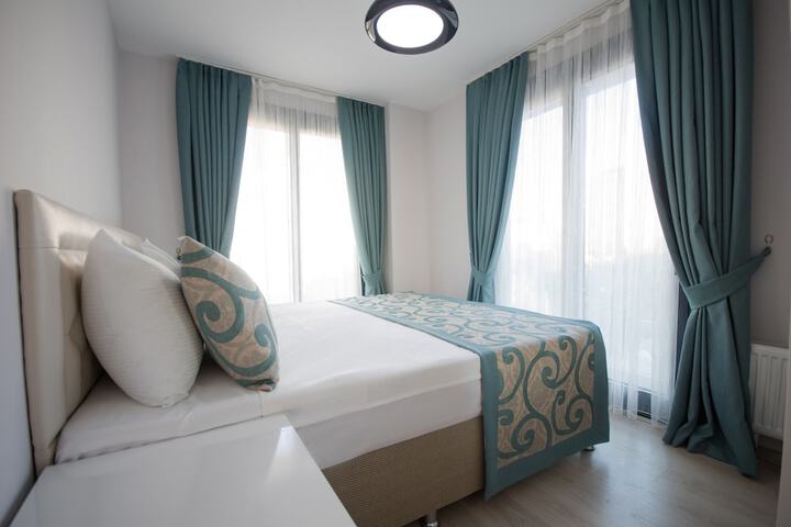 Room 2 of 34