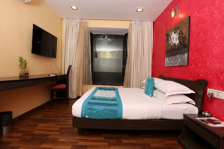 Room 8 of 38