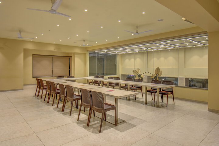 Ballroom/Hall 18 of 18