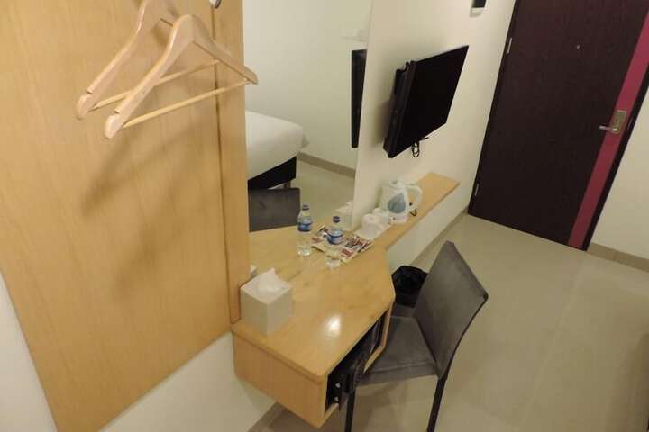 Room 17 of 28