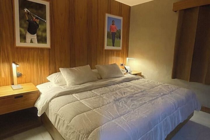 Room 3 of 17