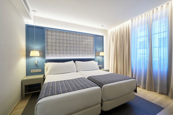 Room 17 of 79