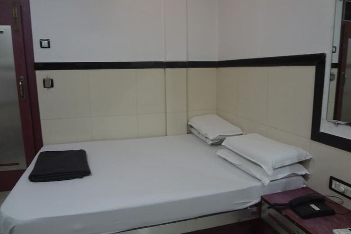 Room 12 of 46