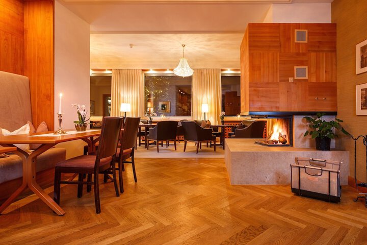 Hotel Lobby