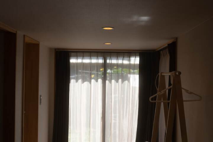 Room 33 of 86