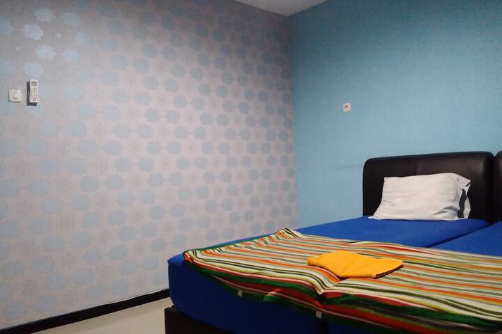 Room 2 of 7