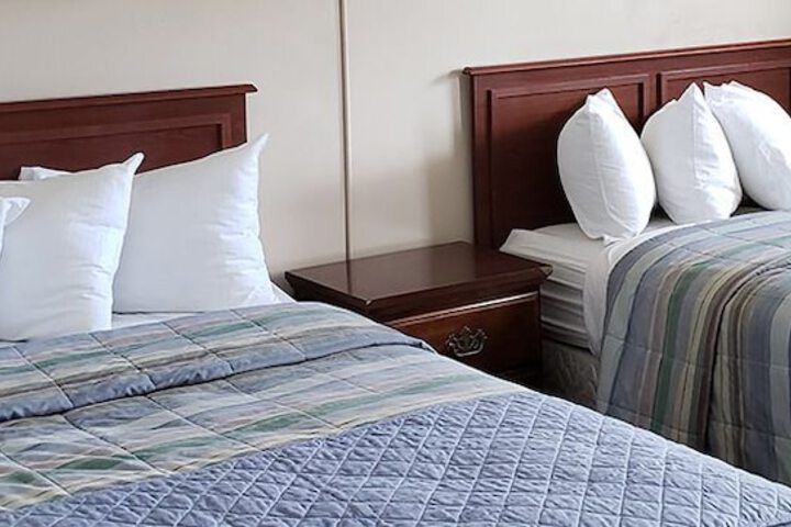 2 Double Beds (1 of 7)