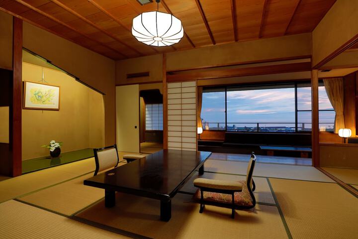 Room 10 of 75