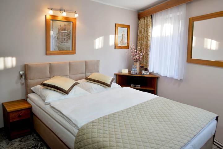 Room 12 of 91