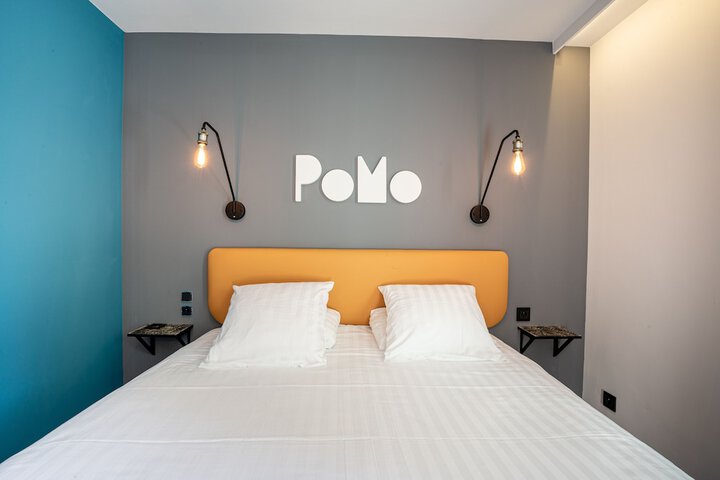 Room 9 of 35