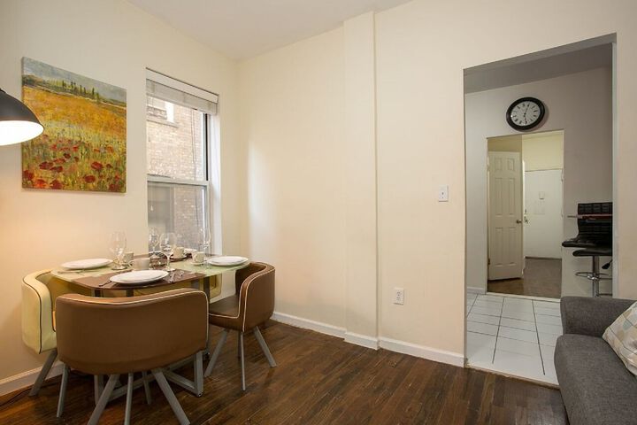 Room 42 of 103