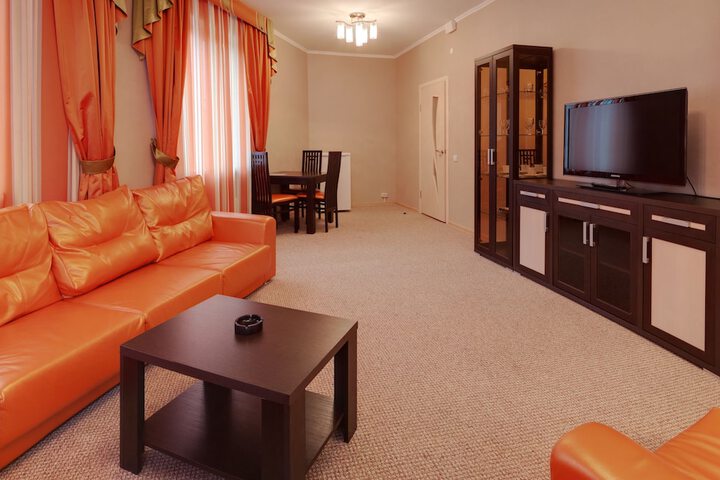 Room 17 of 34