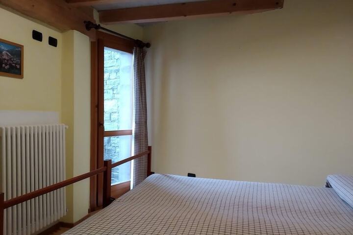 Room 8 of 11