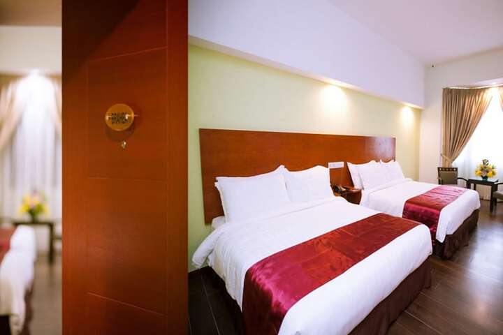 Room 7 of 30