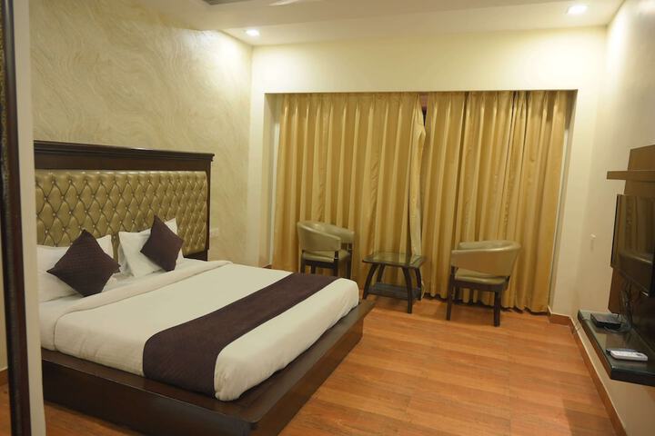 Room 14 of 50
