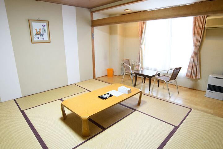 Room 4 of 19