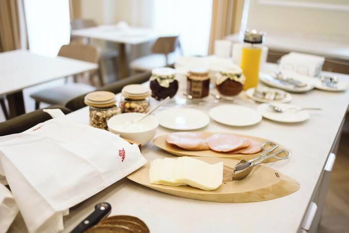 Breakfast/Coffee Service 57 of 92