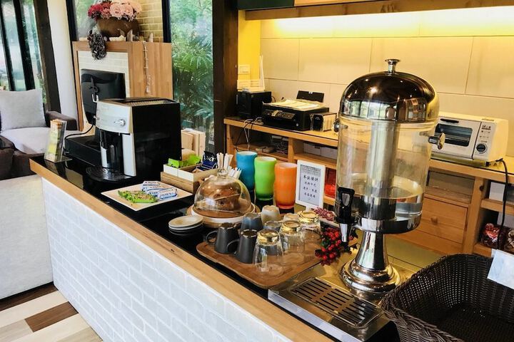 Breakfast/Coffee Service 72 of 99