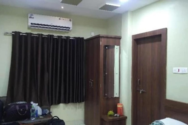 Room 8 of 14