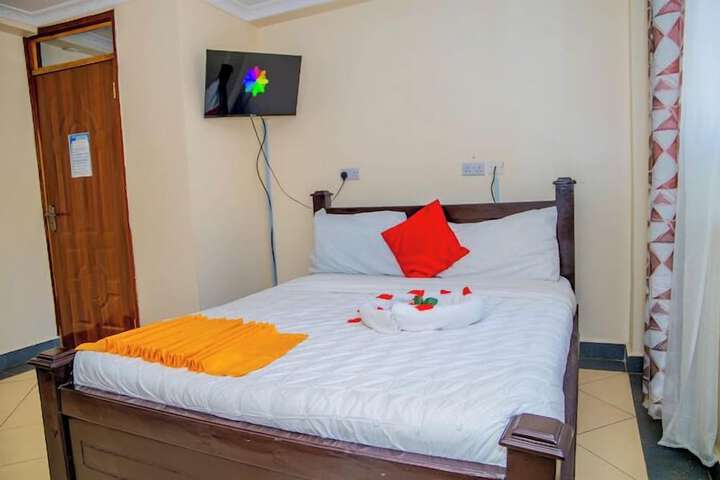 Room 14 of 28