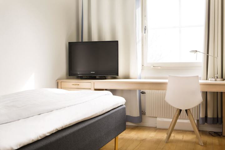 Room 11 of 29