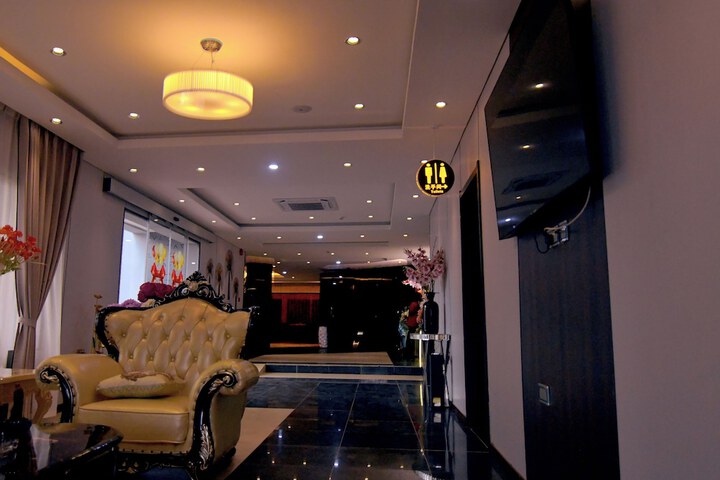 Hotel Interior 4 of 39