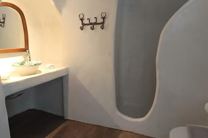 Room 70 of 85