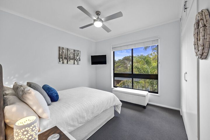 Room 3 of 34