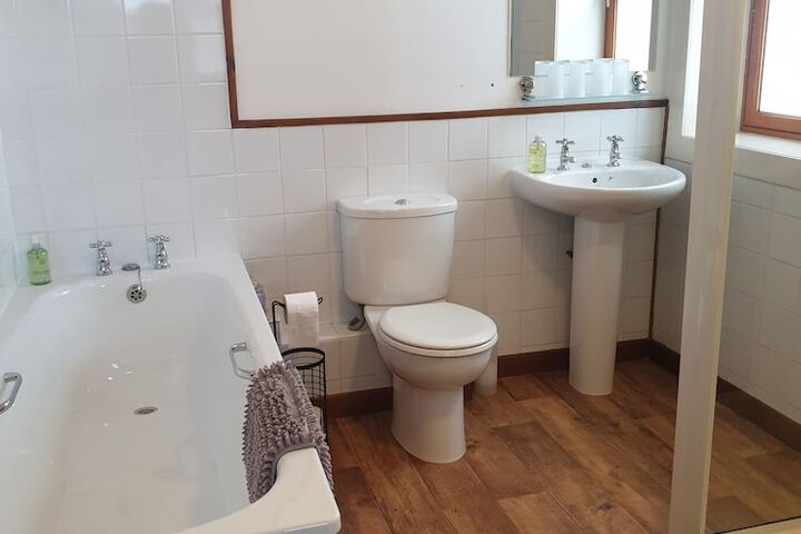 Room 15 of 38