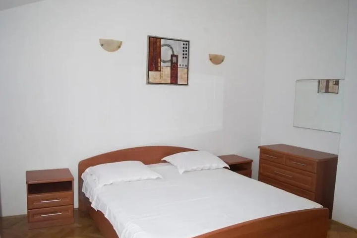 Room 3 of 17