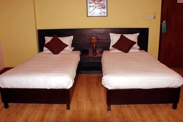 Room 7 of 25