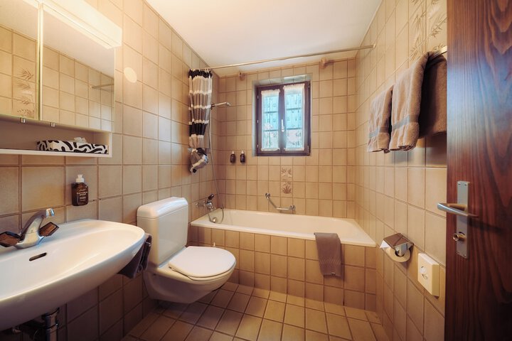 Room 14 of 28