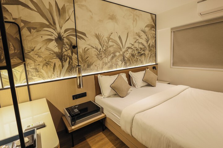 Room 12 of 44