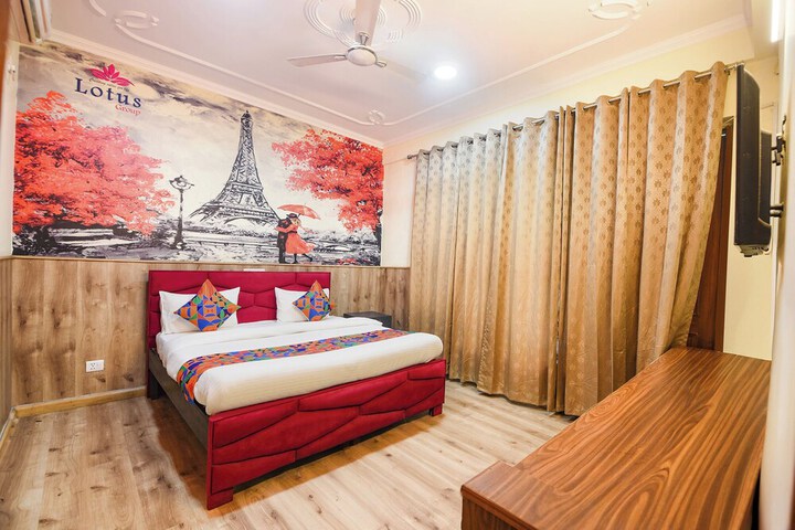 Room 17 of 30