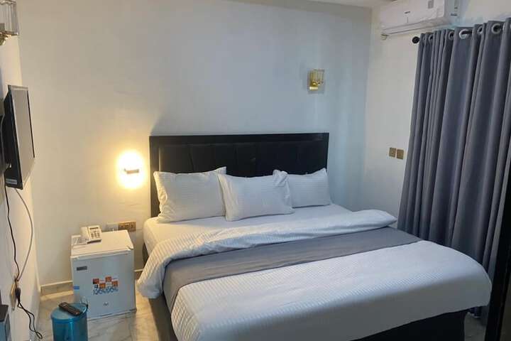 Room 2 of 24