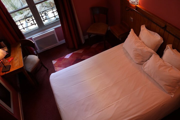 Room 65 of 98